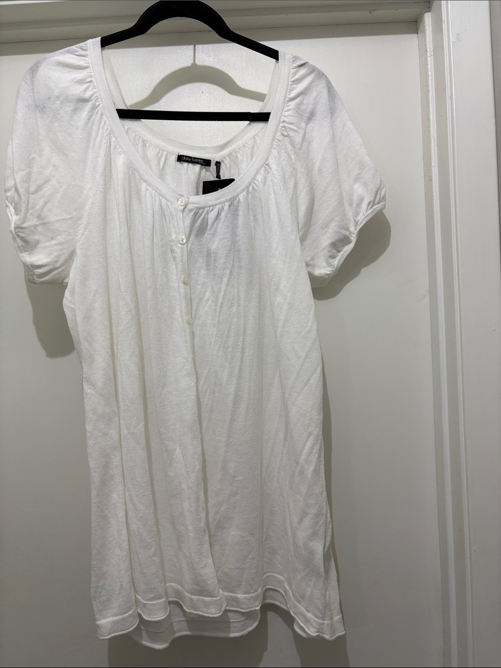 Daisy Fuentes size 2X white 100% cotton short sleeve cardigan. New with tags.